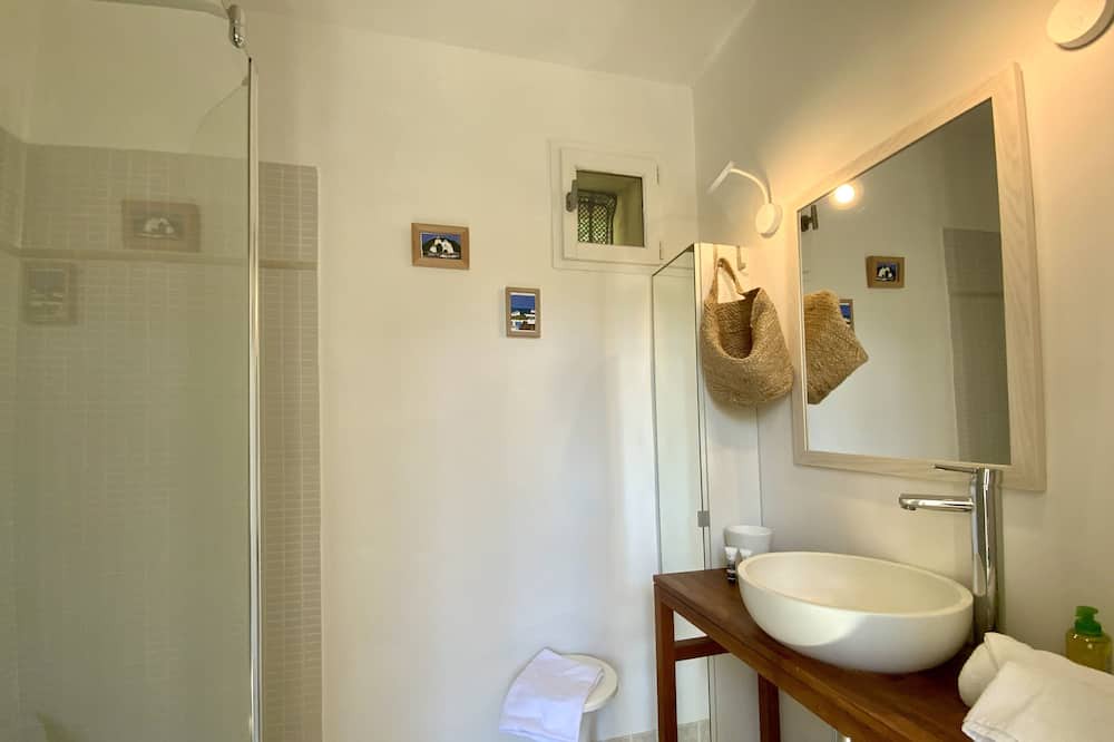 Photo of Bathroom in Les Beaux-Arts