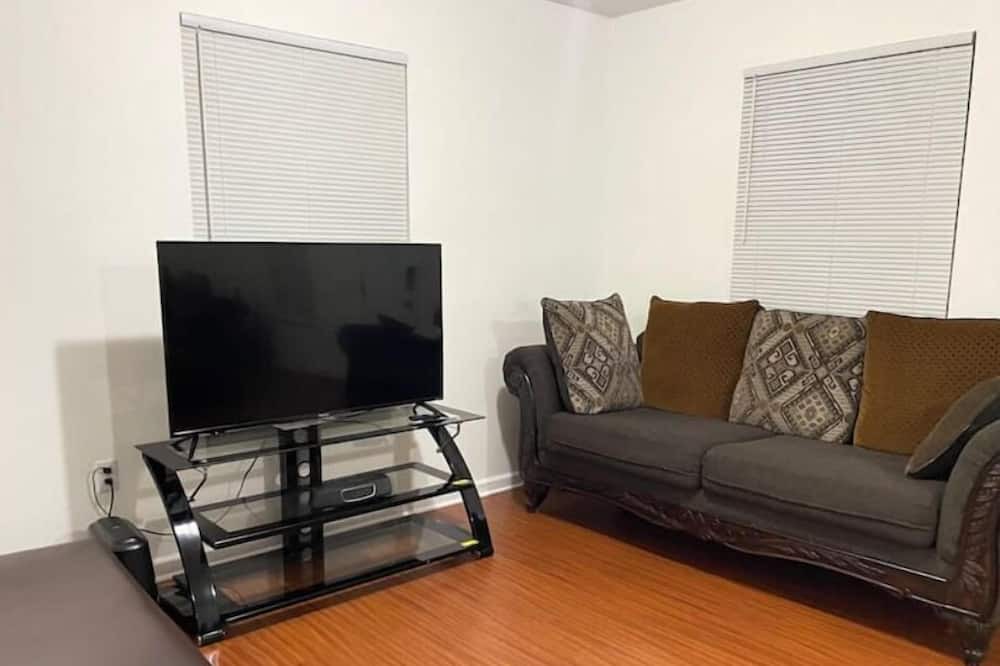 Photo of Livingroom in Cave Spring