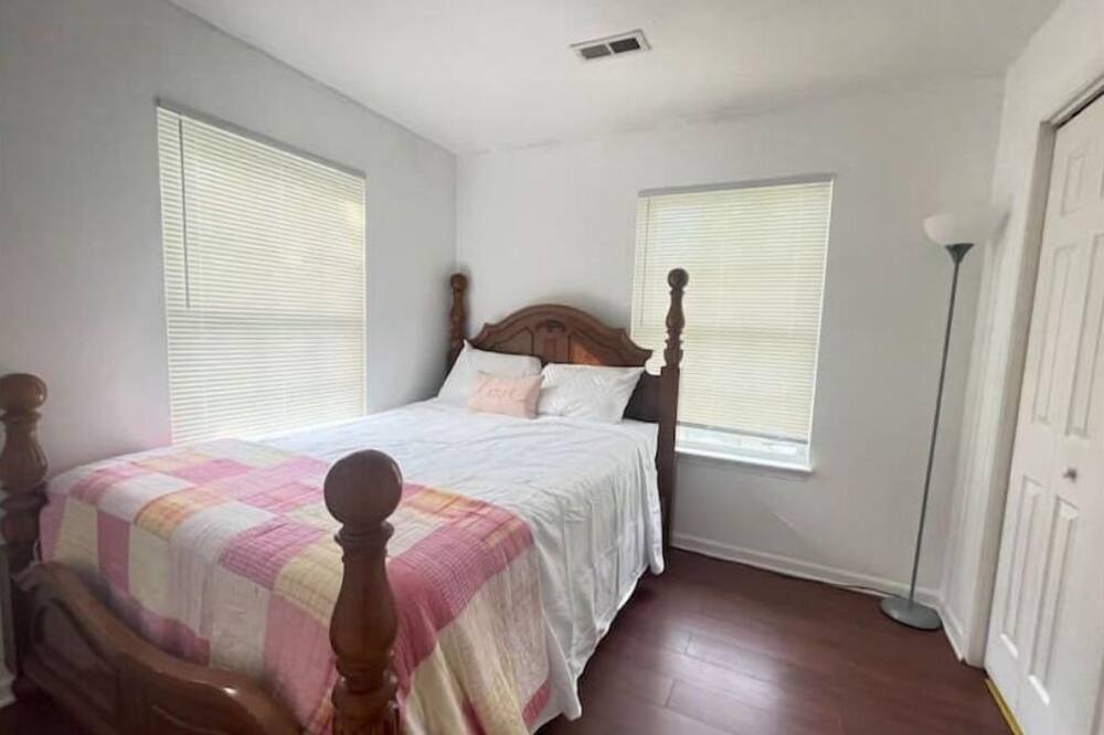 Photo of Bedroom in Cave Spring
