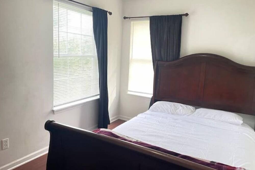 Photo of Bedroom in Cave Spring