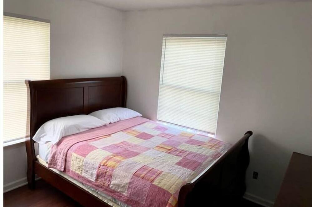 Photo of Bedroom in Cave Spring