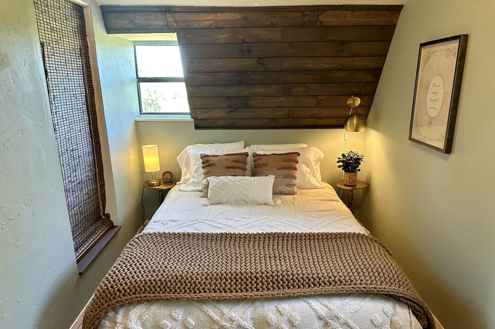Photo of Bedroom in Spring Branch