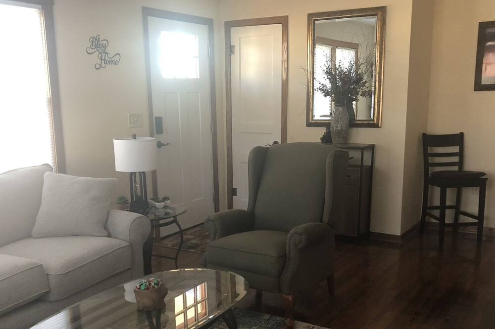 Photo of Livingroom in Douglass