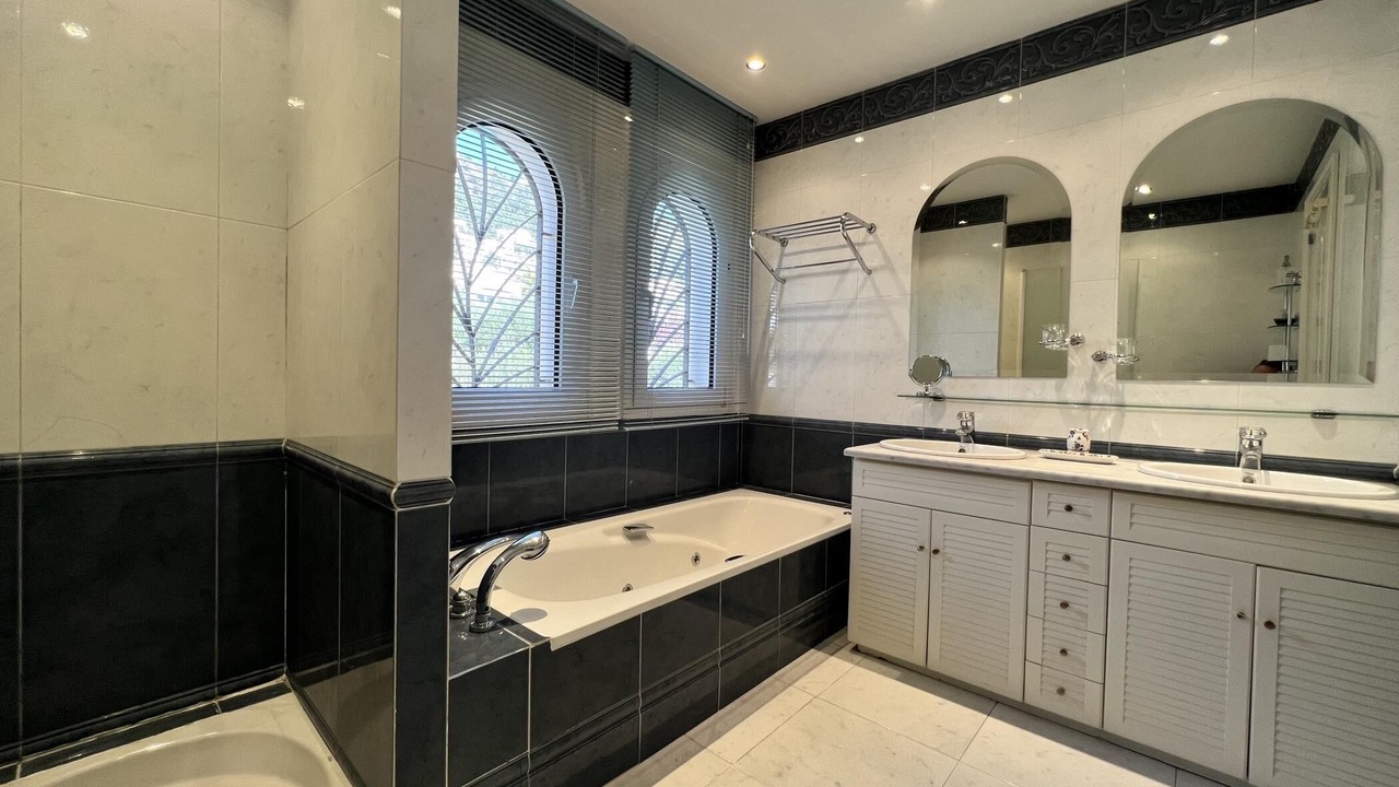 Photo of Bathroom in Pau
