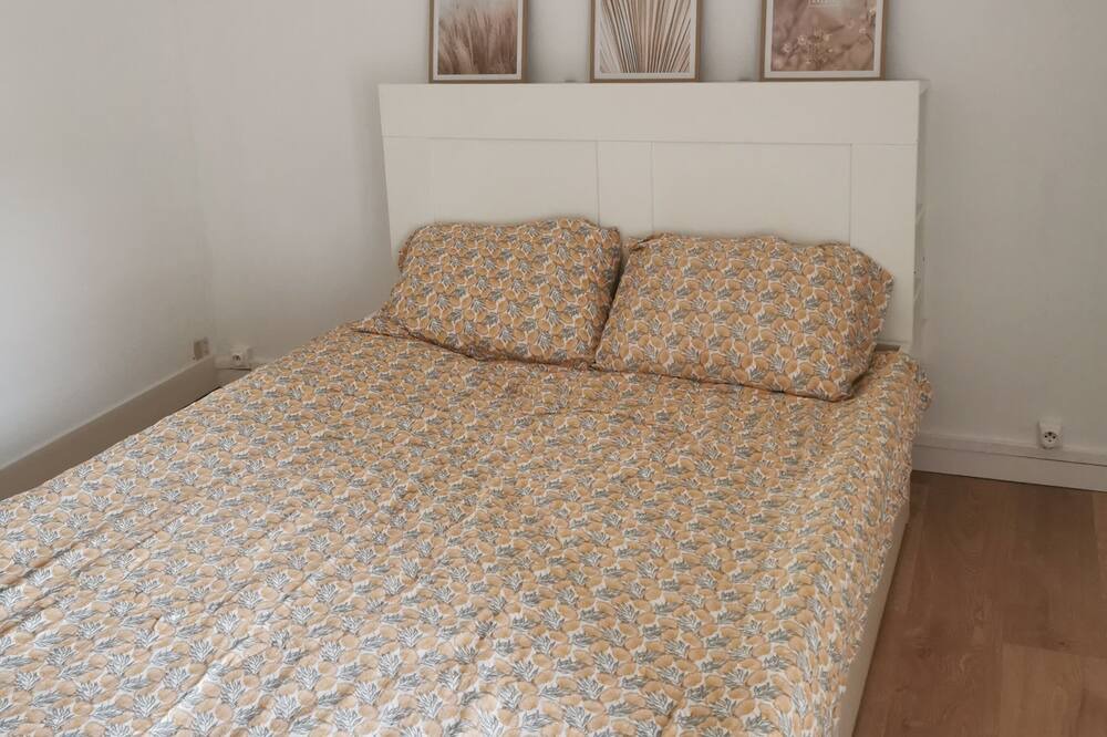 Photo of Bedroom in Lasbordes