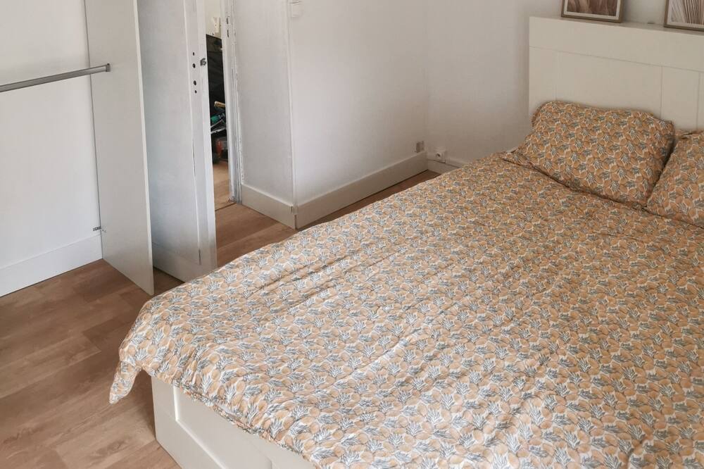 Photo of Bedroom in Lasbordes