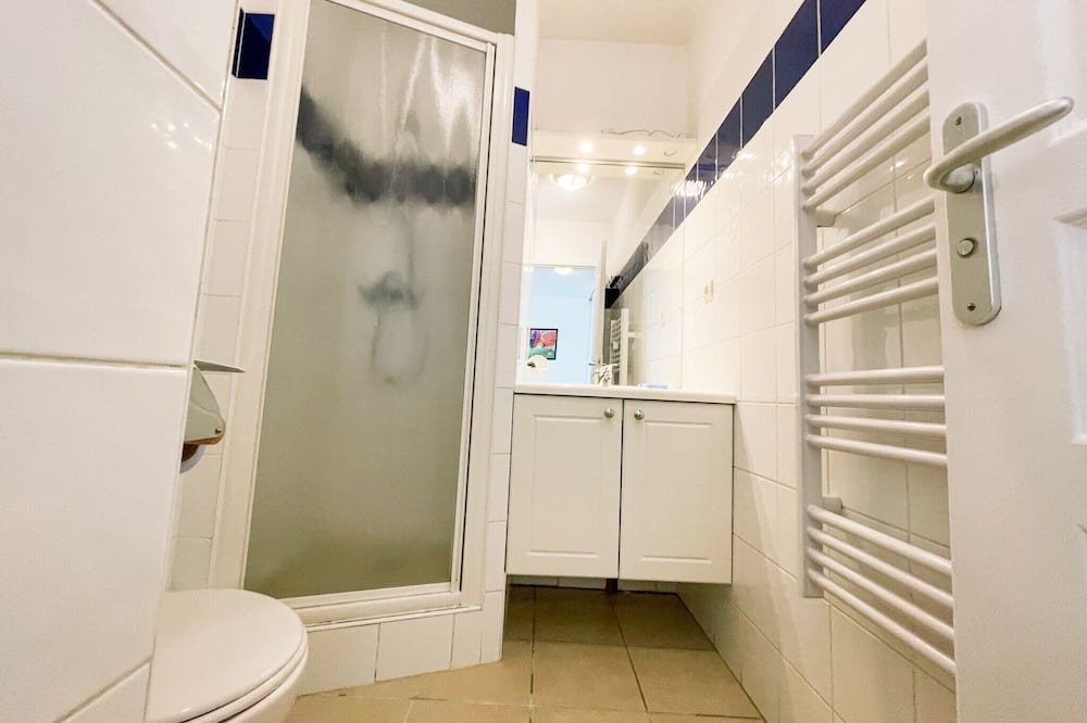 Photo of Bathroom in Meylan