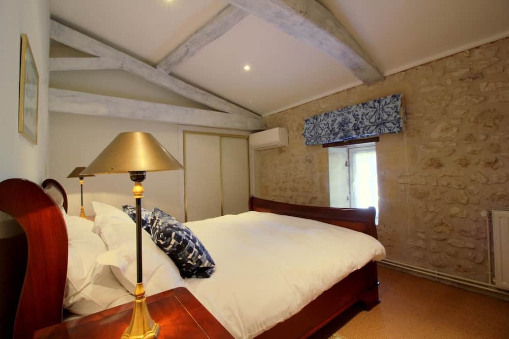 Photo of Bedroom in Belves-de-Castillon