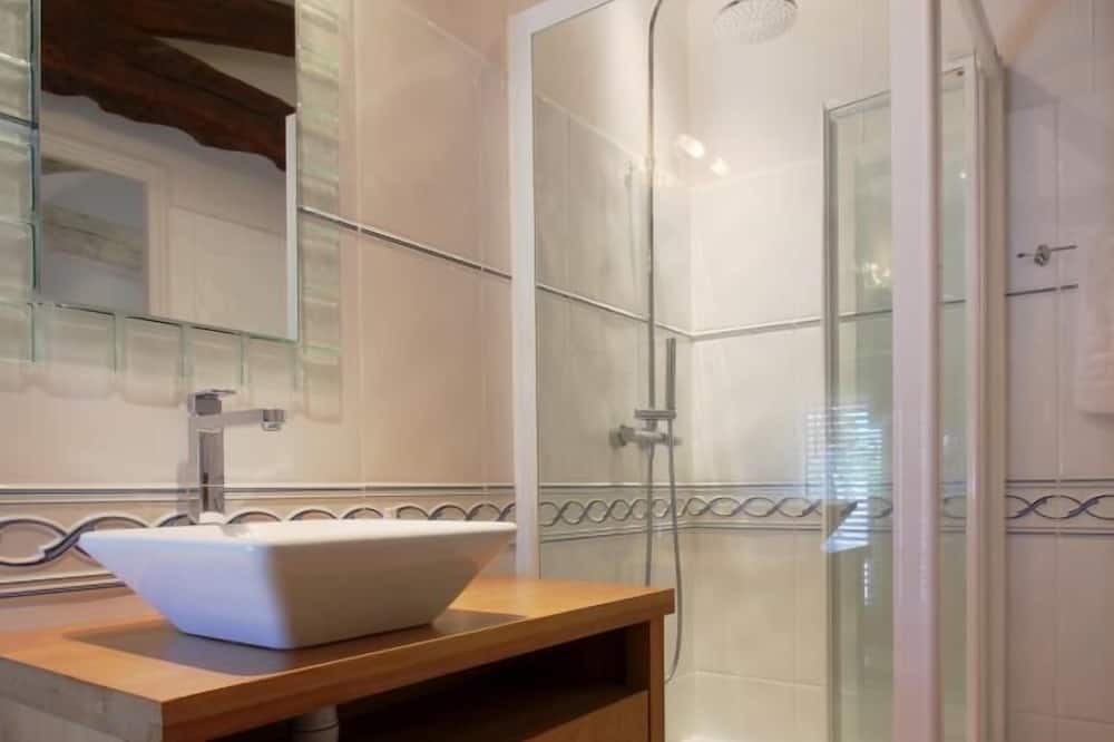 Photo of Bathroom in Belves-de-Castillon