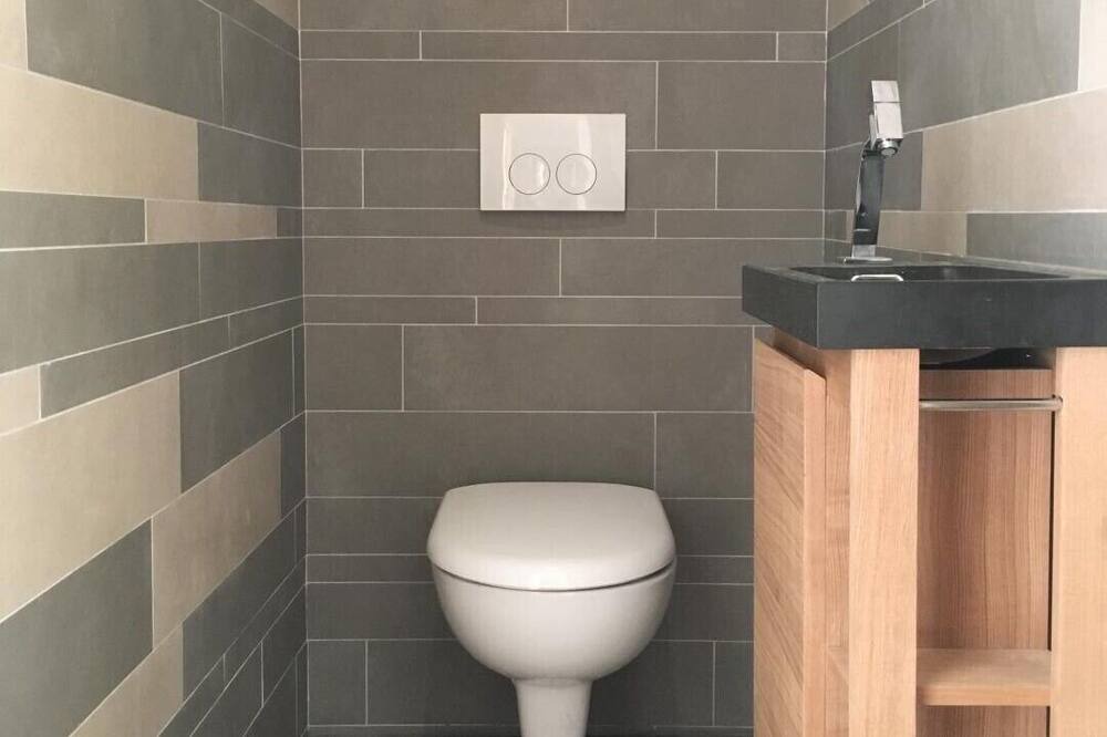 Photo of Bathroom in Galgon