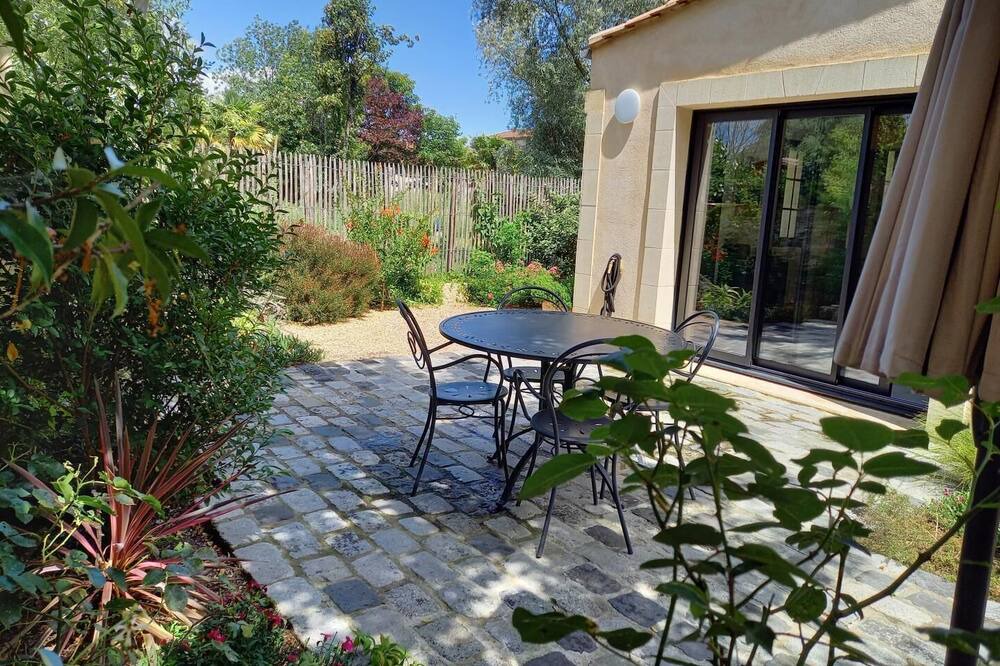 Photo of Patio Balcony in Pomerol
