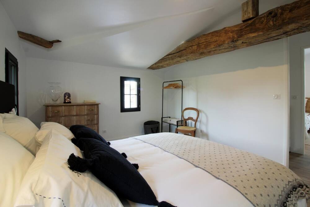 Photo of Bedroom in Pomerol