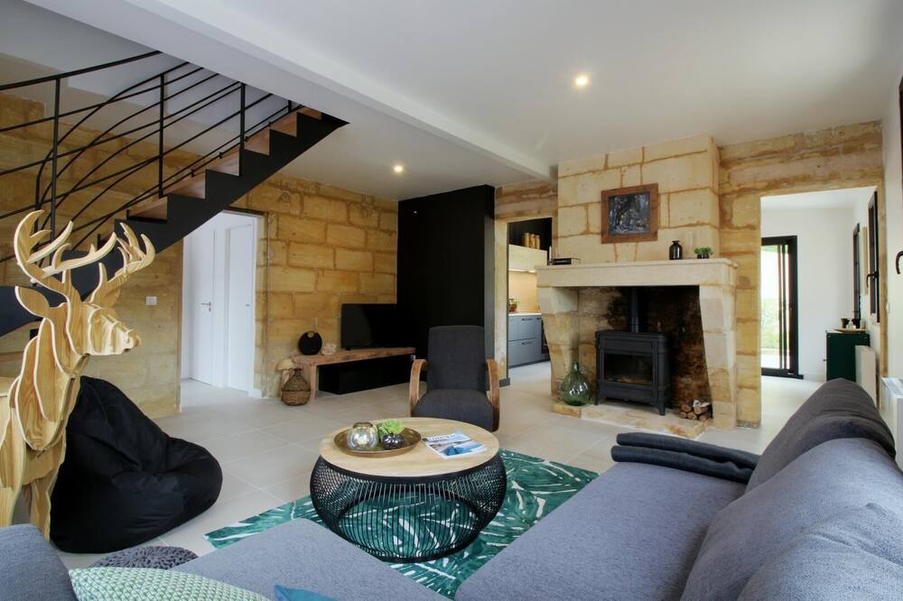 Photo of Livingroom in Pomerol