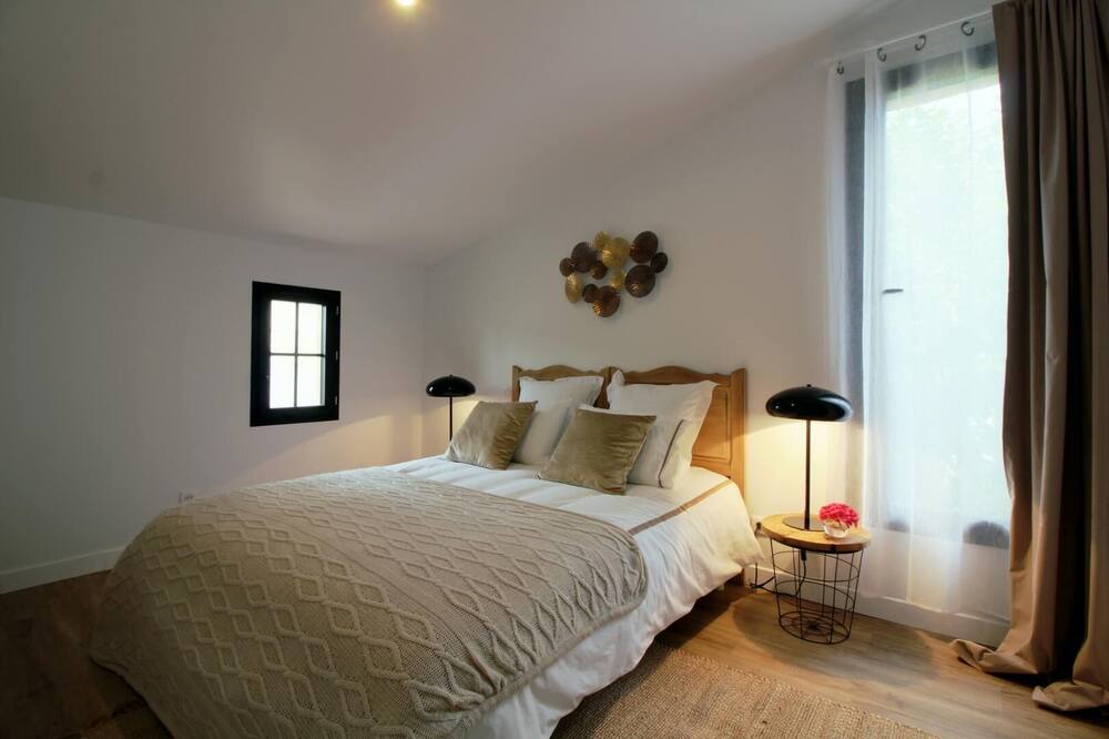 Photo of Bedroom in Pomerol
