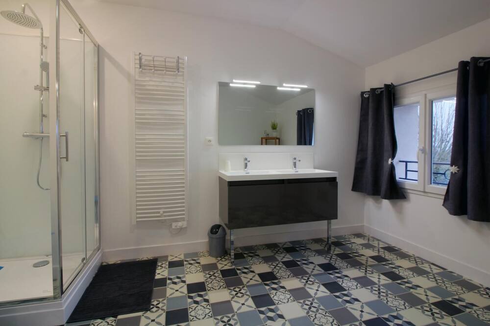 Photo of Bathroom in Lussac