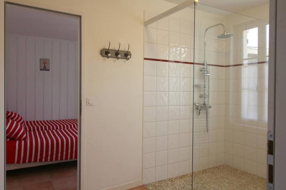 Photo of Bathroom in Civrac-de-Blaye