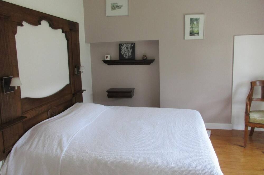 Photo of Bedroom in Jau-Dignac-et-Loirac