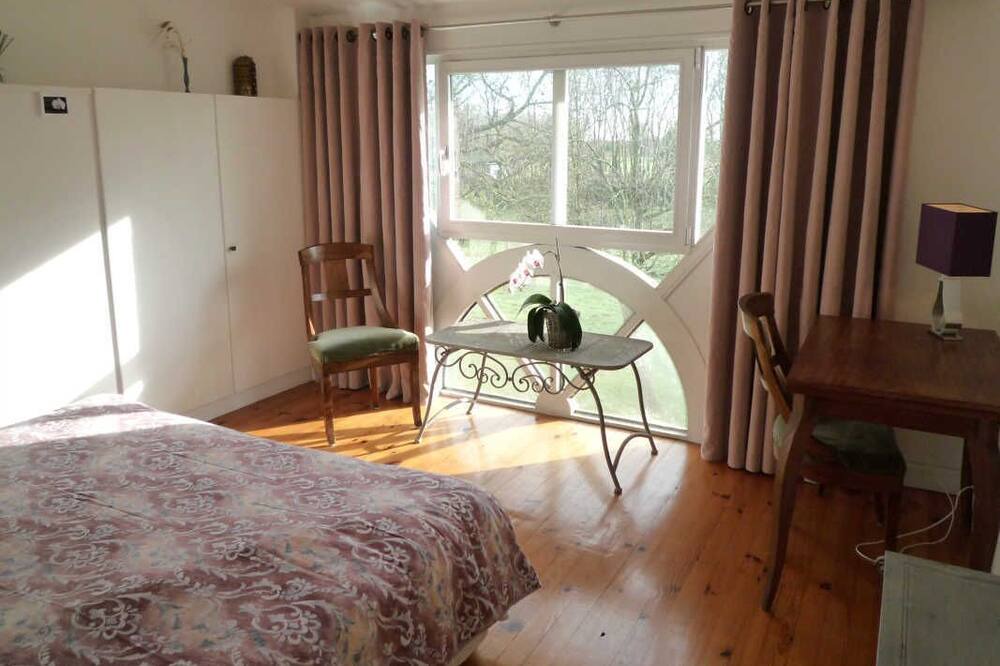 Photo of Bedroom in Jau-Dignac-et-Loirac
