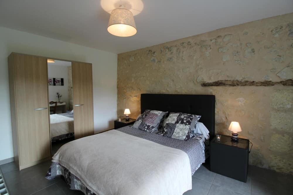 Photo of Bedroom in Saint-Caprais-de-Bordeaux