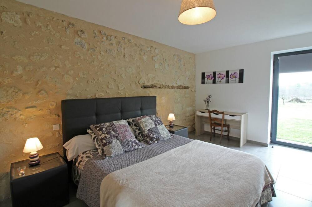 Photo of Bedroom in Saint-Caprais-de-Bordeaux