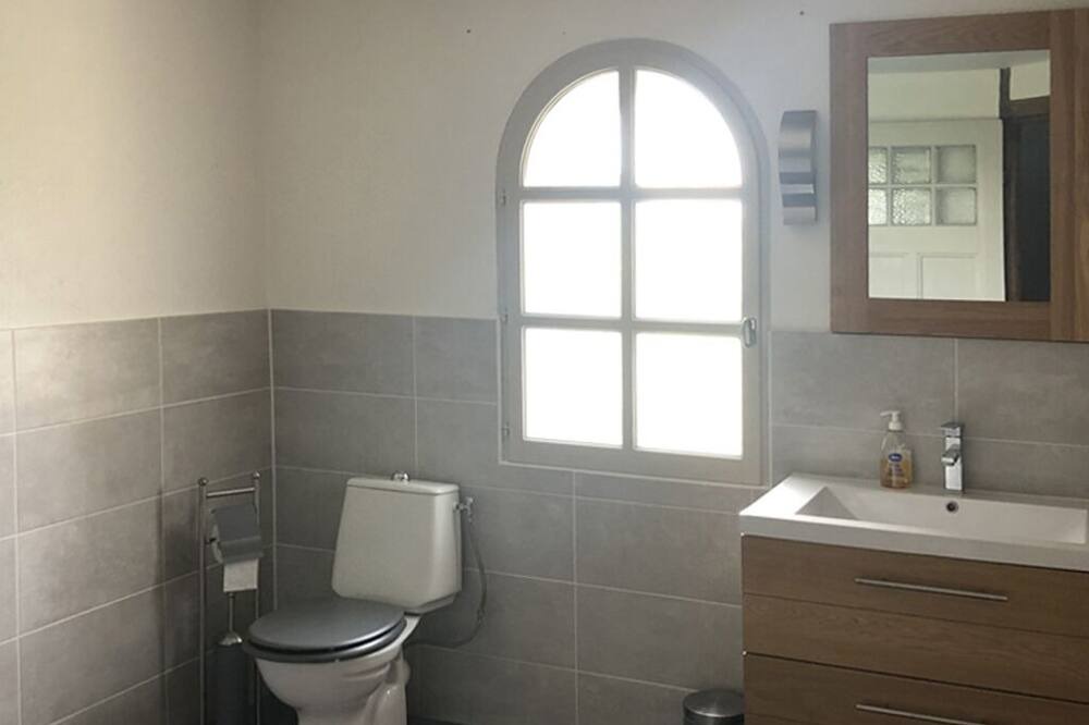 Photo of Bathroom in Touffailles
