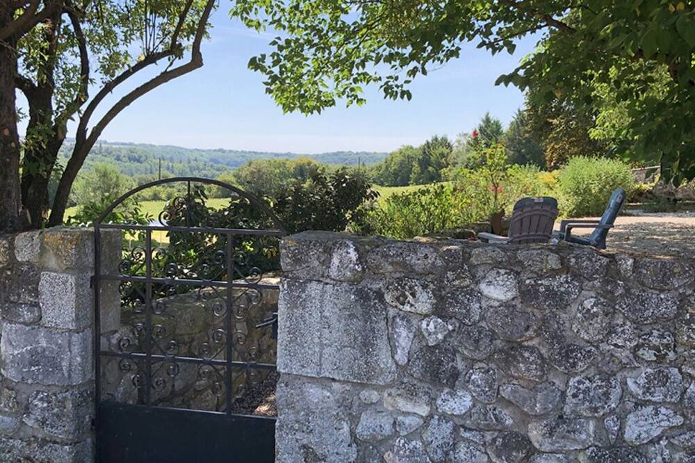 Photo of Outdoor in Touffailles