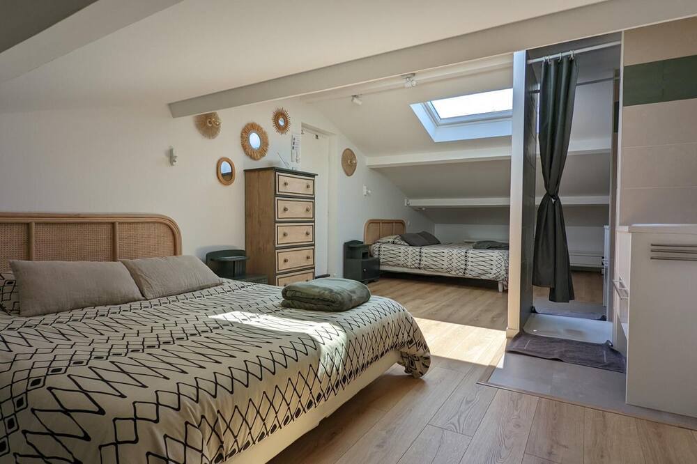 Photo of Bedroom in Le Taillan-Medoc