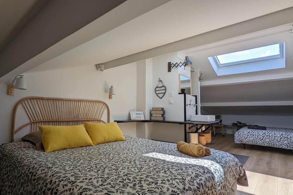 Photo of Bedroom in Le Taillan-Medoc