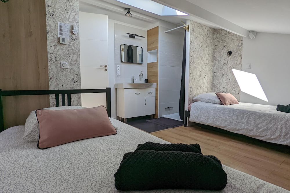 Photo of Bedroom in Le Taillan-Medoc