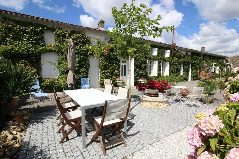 Photo of Outdoor in Cartelegue