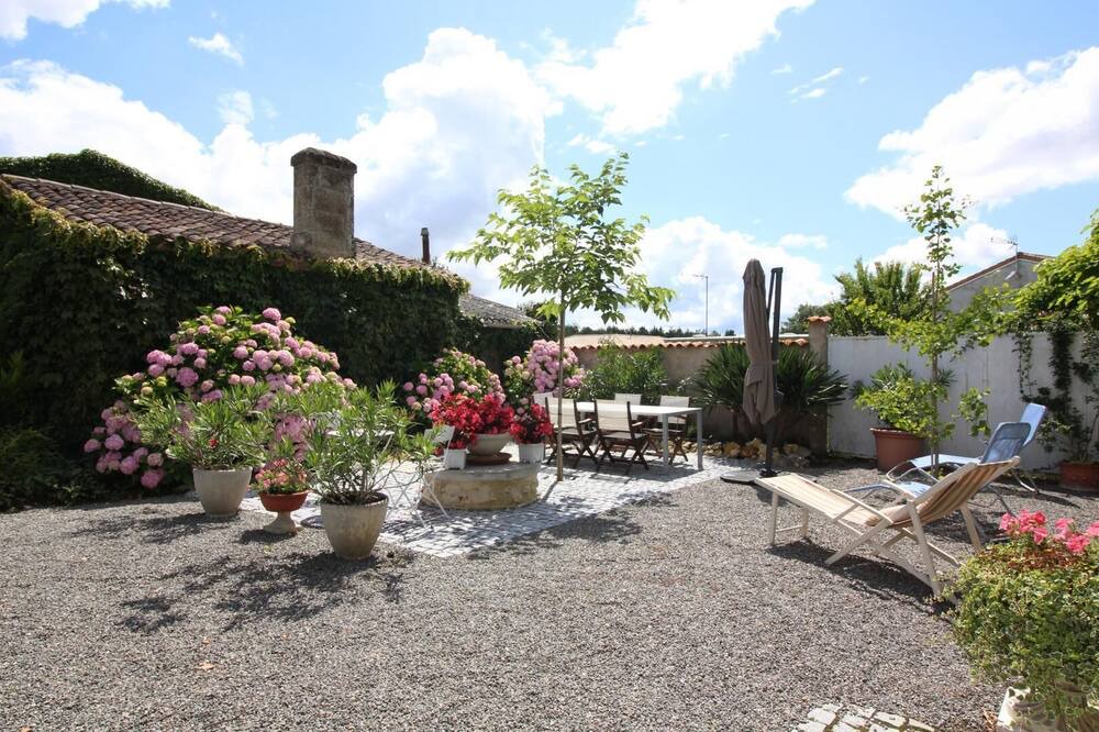 Photo of Outdoor in Cartelegue