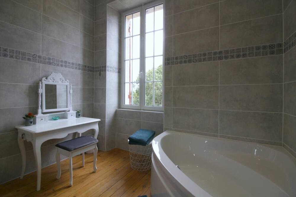 Photo of Bathroom in Laroque