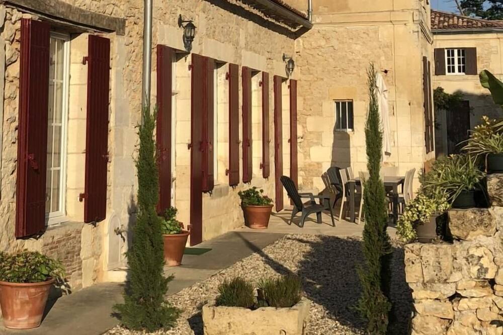 Photo of Outdoor in Laroque