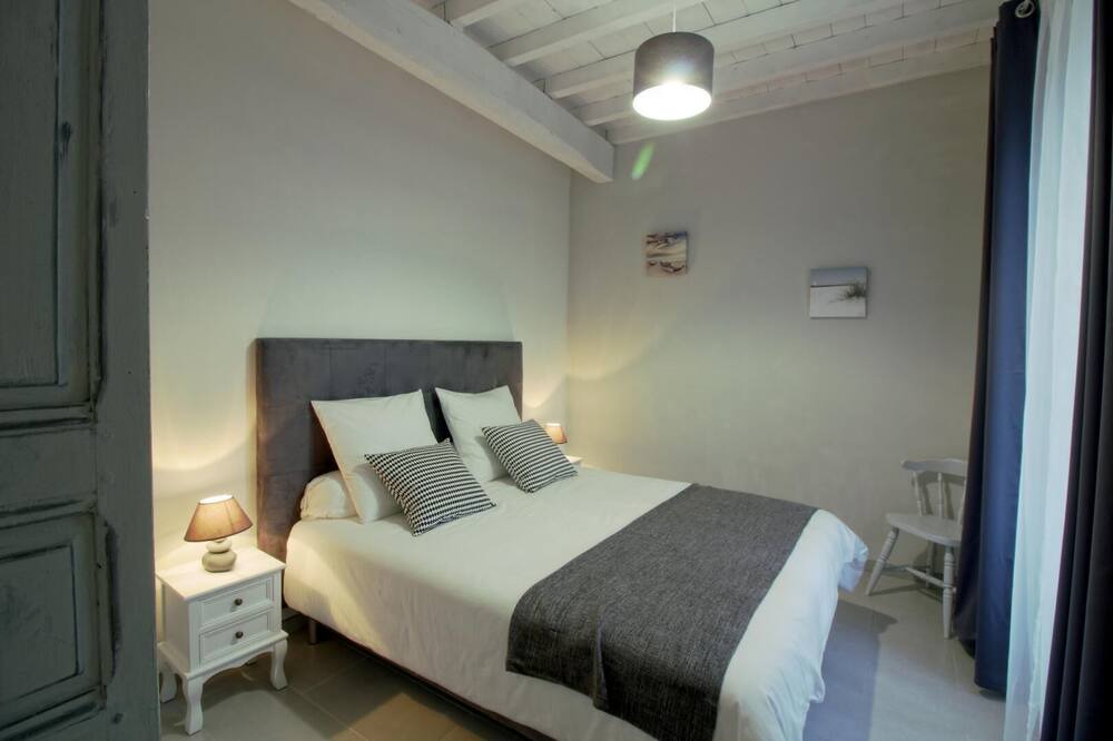 Photo of Bedroom in Laroque