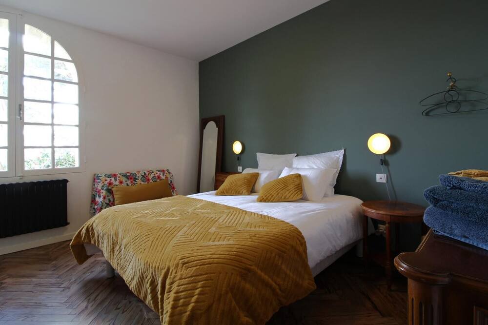 Photo of Bedroom in Sauternes