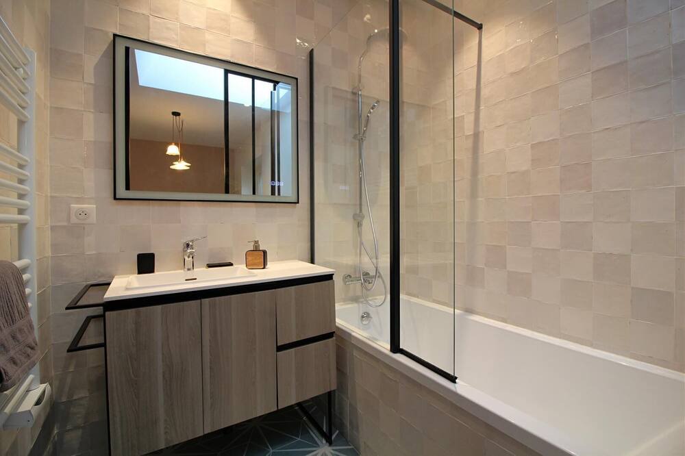 Photo of Bathroom in Sauternes