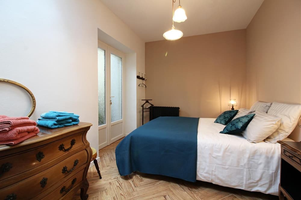 Photo of Bedroom in Sauternes