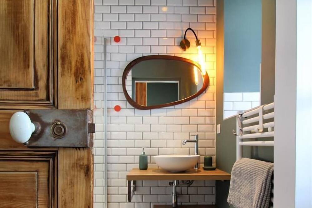 Photo of Bathroom in Sauternes