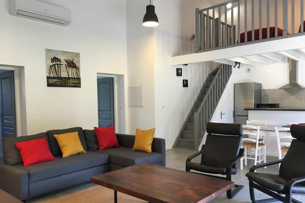 Photo of Livingroom in Arcins