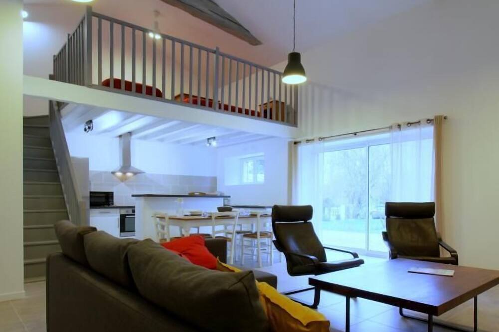 Photo of Livingroom in Arcins
