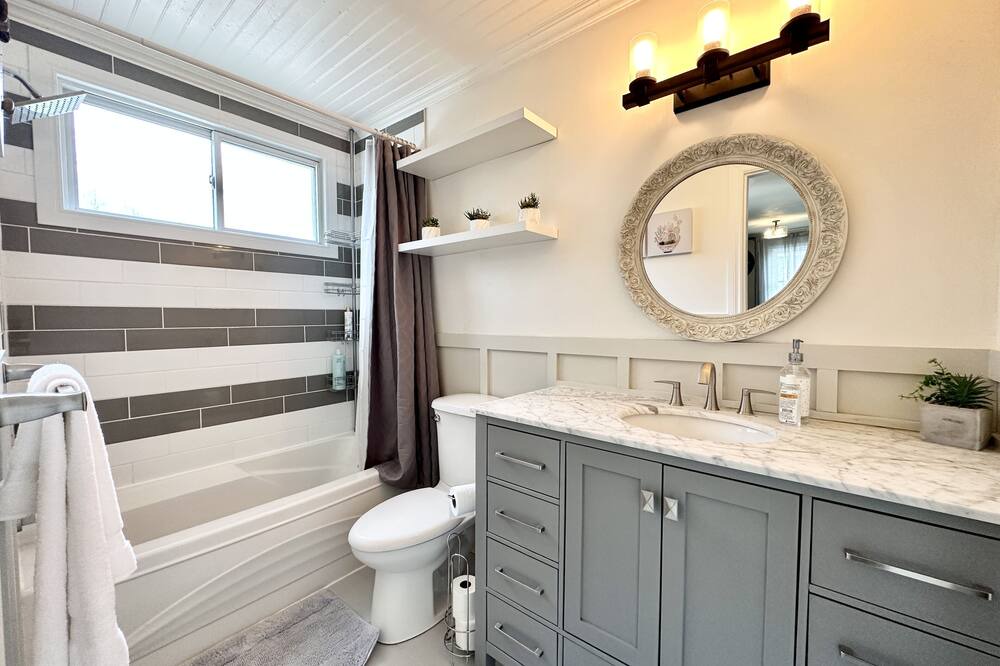 Photo of Bathroom in Tay