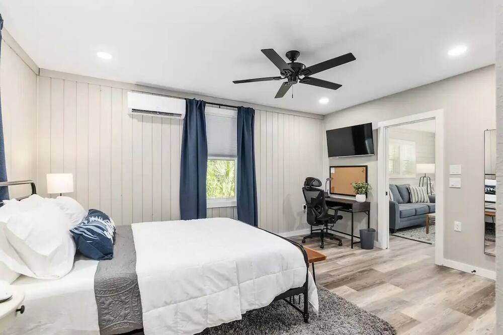 Photo of Bedroom in Historic District