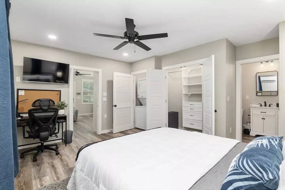 Photo of Bedroom in Historic District