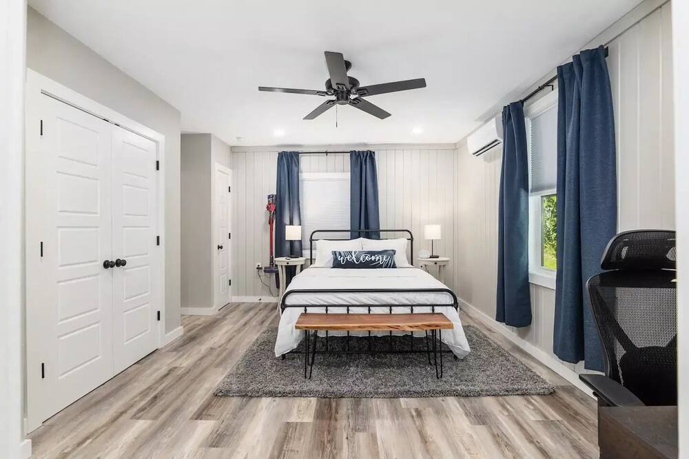 Photo of Bedroom in Historic District