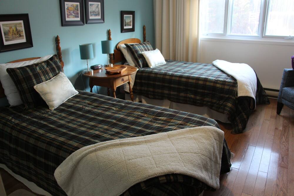 Photo of Bedroom in Saint-Emile-de-Suffolk