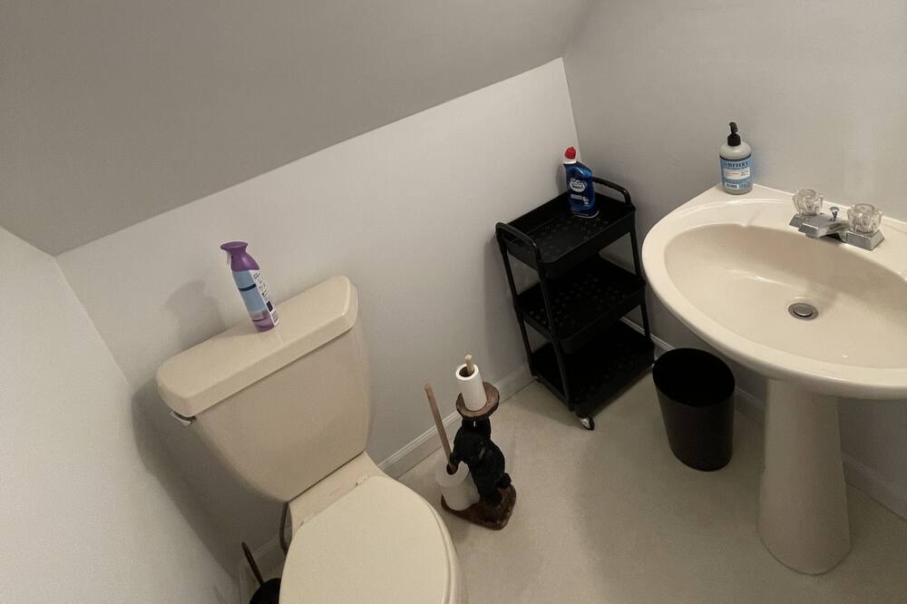 Photo of Bathroom in Day