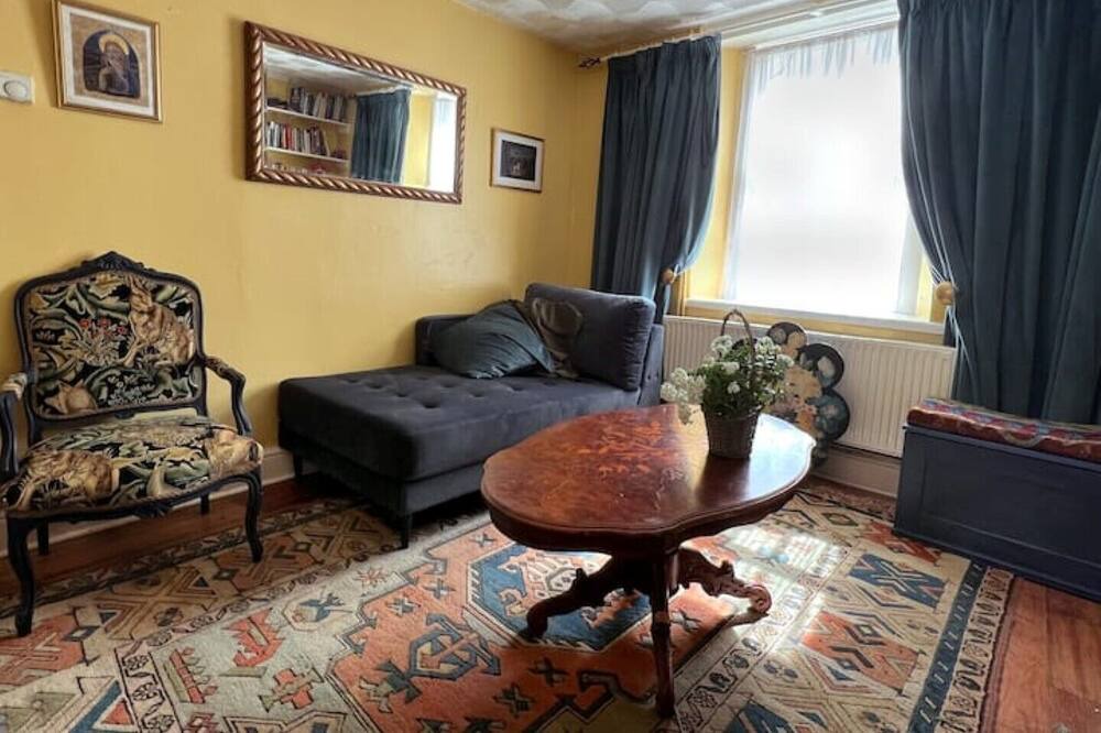 Photo of Livingroom in Tintern