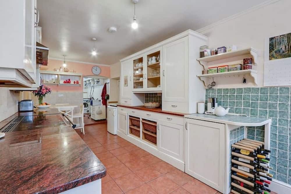 Photo of Kitchen in Tintern