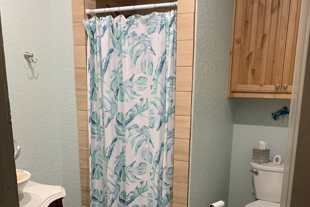 Photo of Bathroom in Center Point