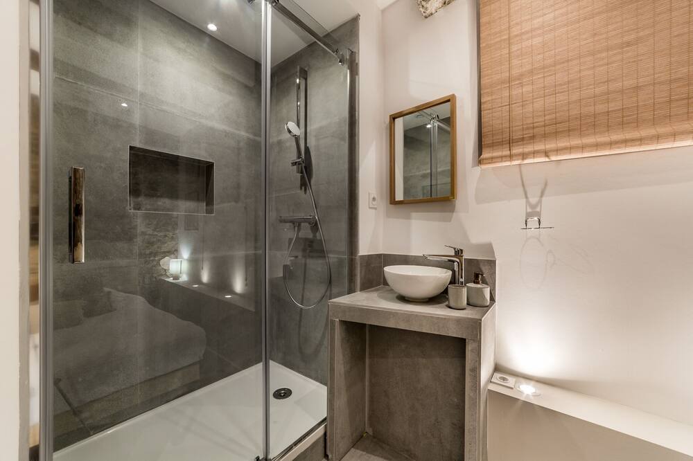 Photo of Bathroom in Old Lyon